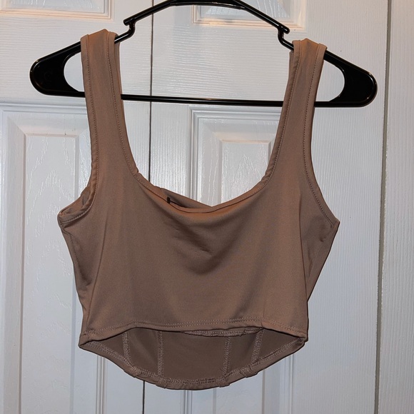 Flattering crop top - Picture 3 of 3